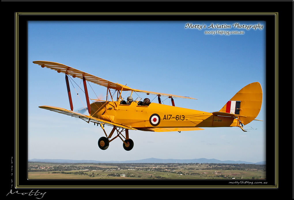 Mottys-Tigermoth-VH-BNI_20070414_2309-LR-1-001