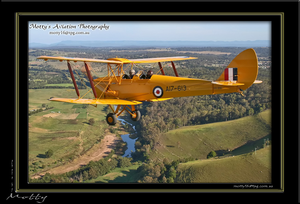 Mottys-Tigermoth-VH-BNI_20070414_2340-LR-1-001