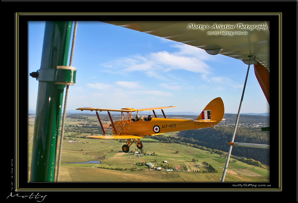 Mottys-Tigermoth-VH-BNI_20070414_2342-LR-1-001