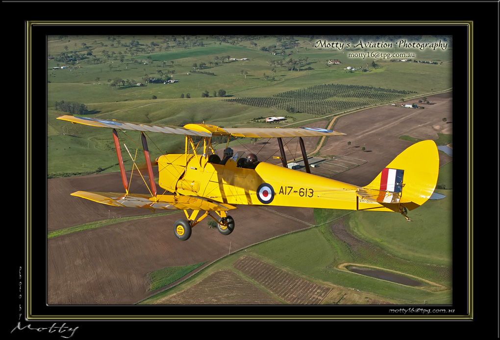 Mottys-Tigermoth-VH-BNI_20070414_2380-LR-1-001
