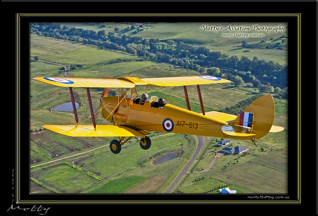 Mottys-Tigermoth-VH-BNI_20070414_2403-LR-1-001