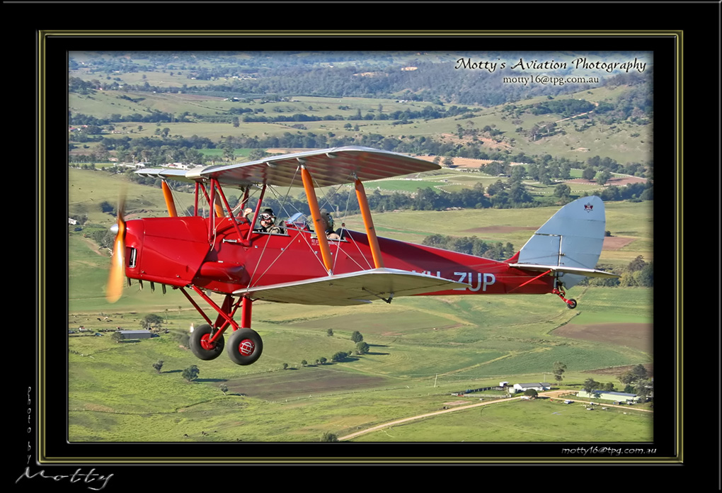 Mottys-Tigermoth-VH-ZUP_20070414_2367-LR-1-001