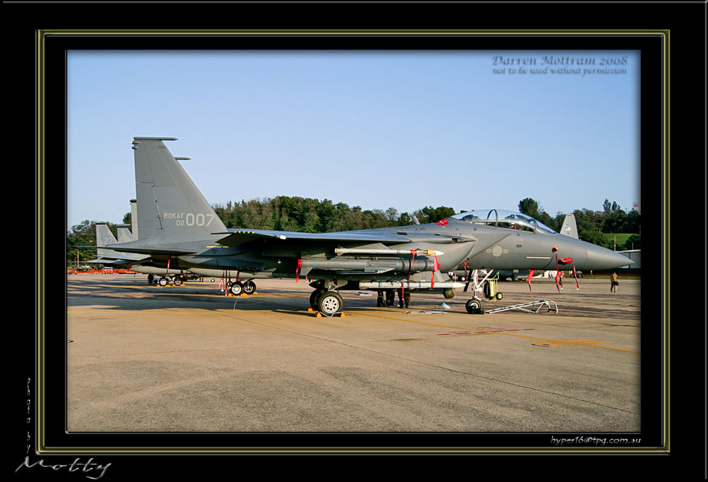 Mottys-ROKAF-F-15K-02_2007_10_06_2043-LR