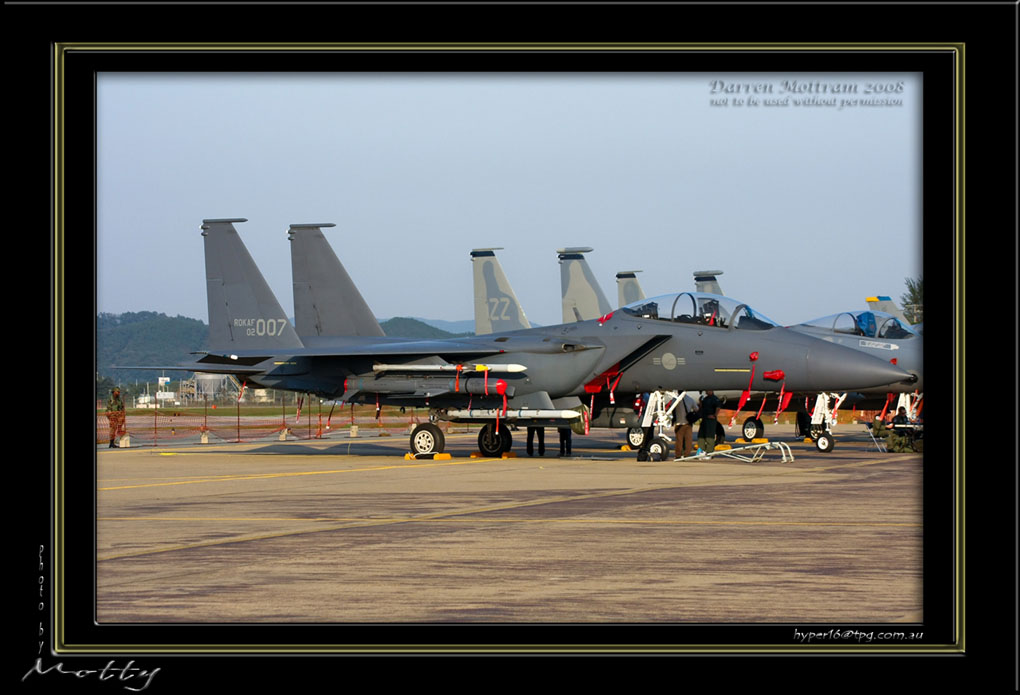 Mottys-ROKAF-F-15K-03_2007_10_06_1769-LR-2
