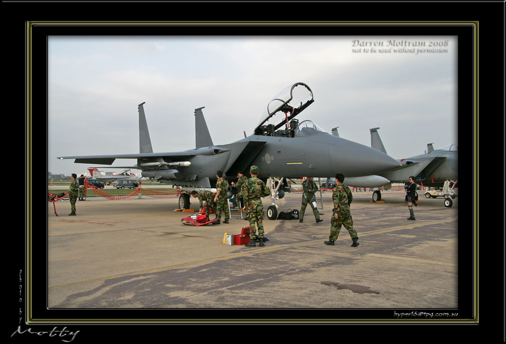 Mottys-ROKAF-F-15K-05_2007_10_07_2270-LR
