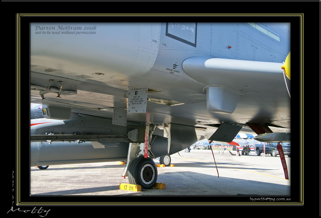 Mottys-ROKAF-F-4E-Details-09_2007_10_07_1305-LR-1