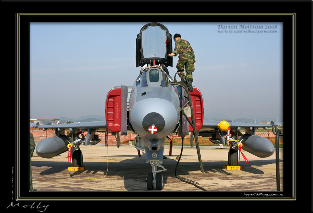 Mottys-ROKAF-F-4E-10_2007_10_07_29-LR-1