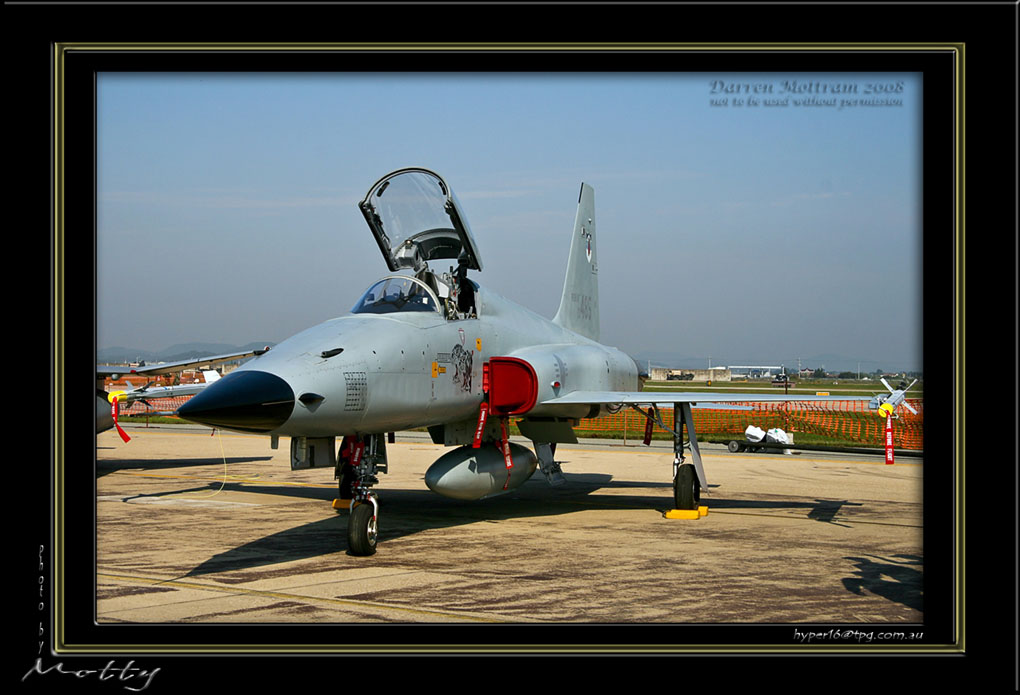 Mottys-ROKAF-F-5E-05_2007_10_07_1173-LR