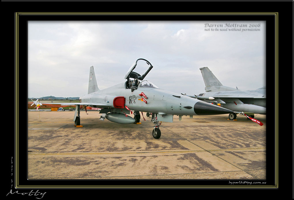Mottys-ROKAF-F-5E-07_2007_10_07_1418-LR-1