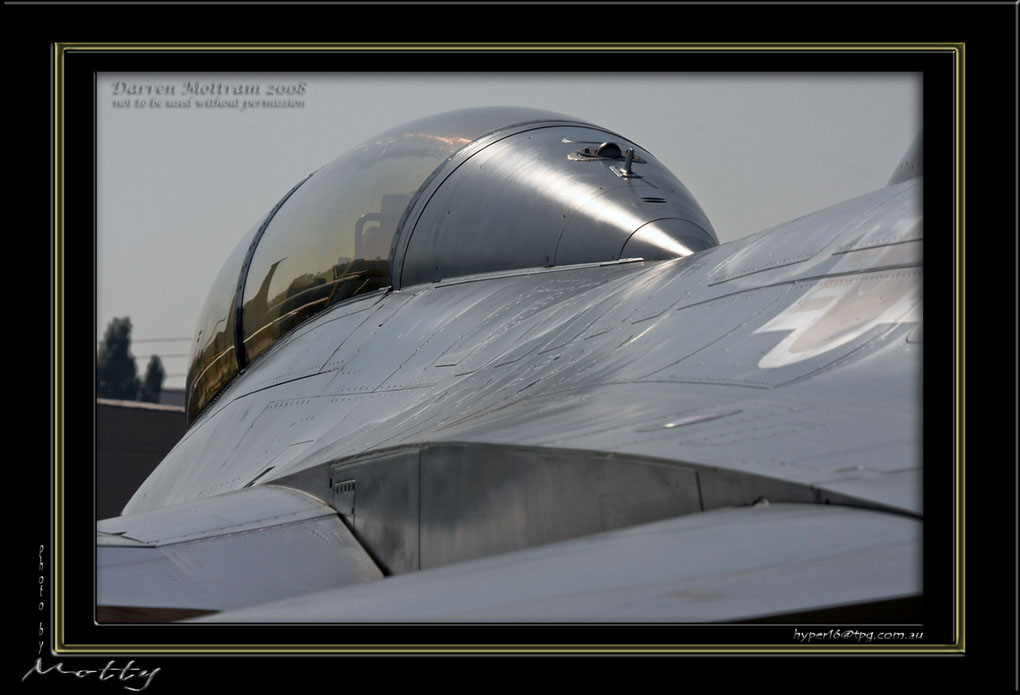 Mottys-ROKAF-F-16D-Details-06_2007_10_07_106-LR