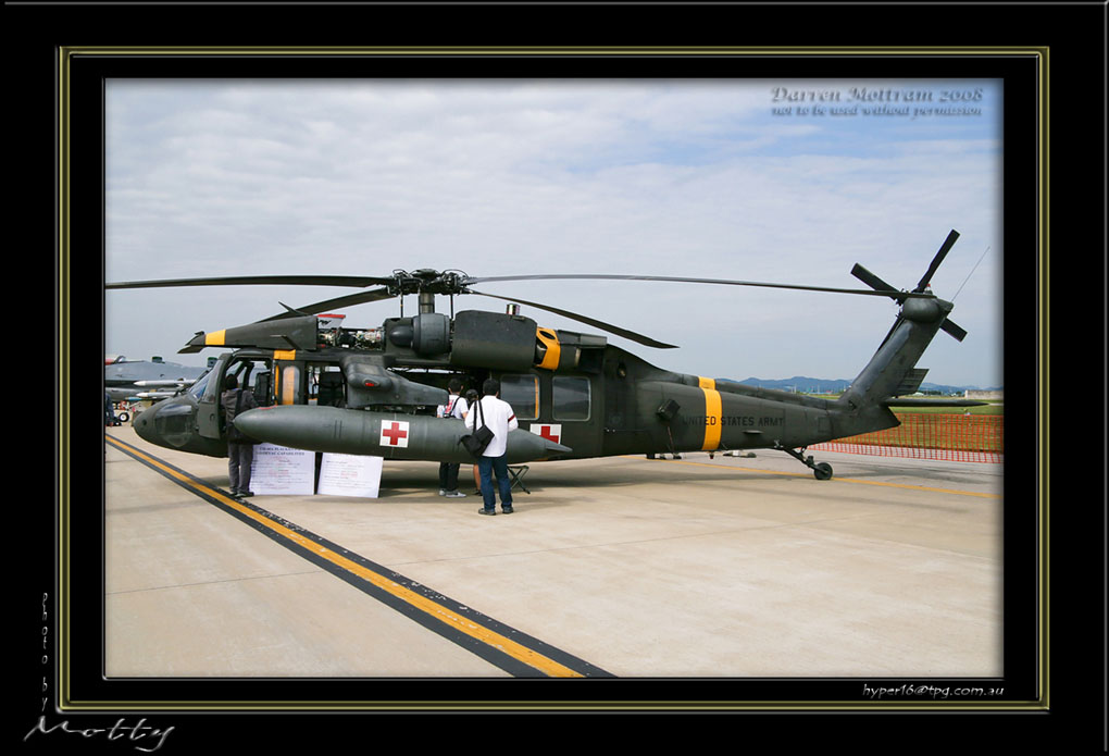 Mottys-UH-60-06_2007_10_06_199-LR
