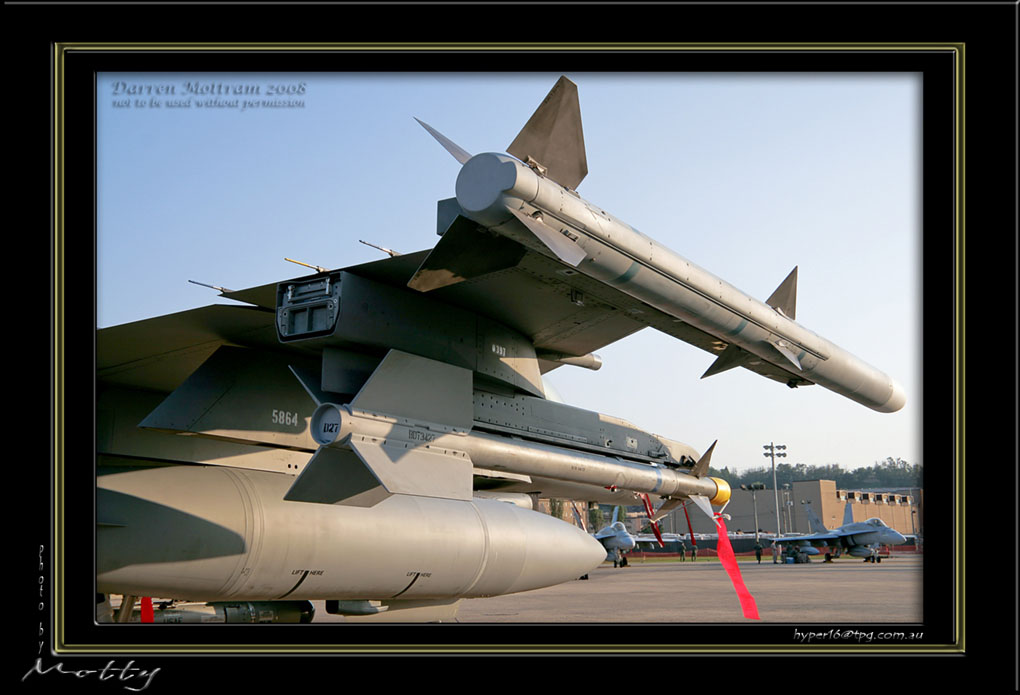 Mottys-F-16C-Details-07_2007_10_06_2073-LR