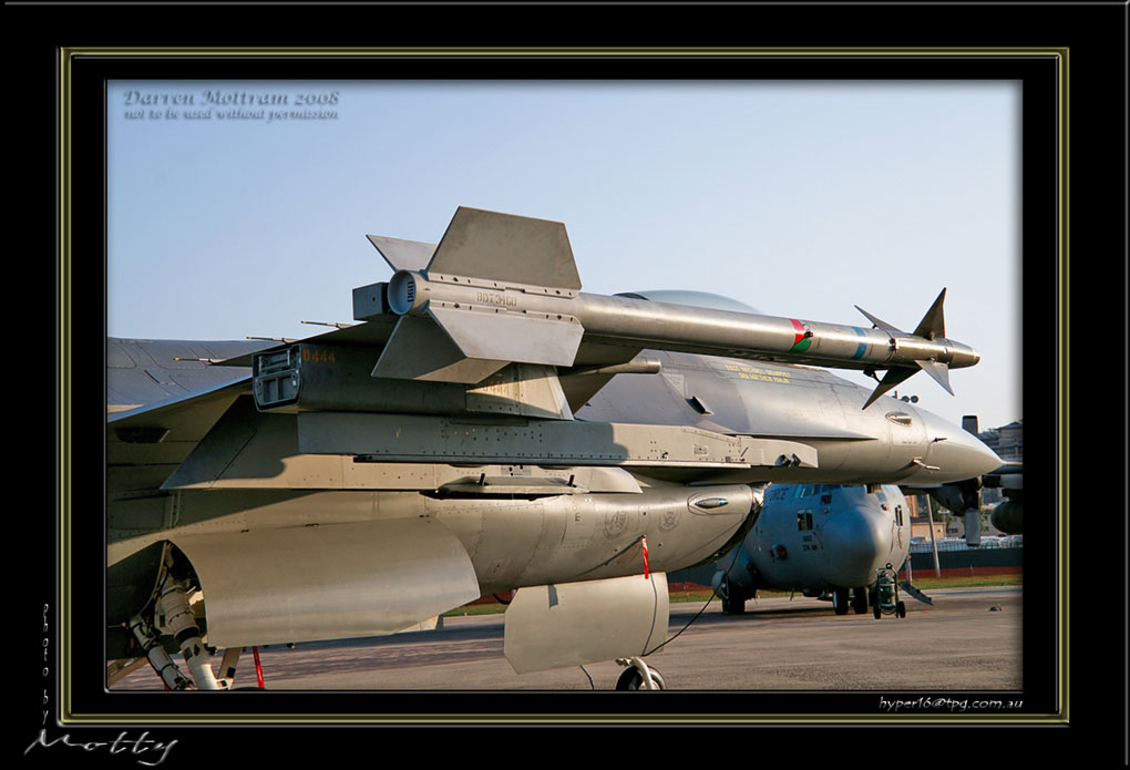 Mottys-F-16C-Details-08_2007_10_06_2079-LR
