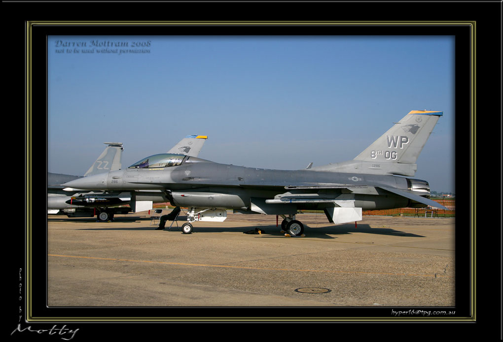 Mottys-WP-F-16C-286-02_2007_10_07_1102-LR-2