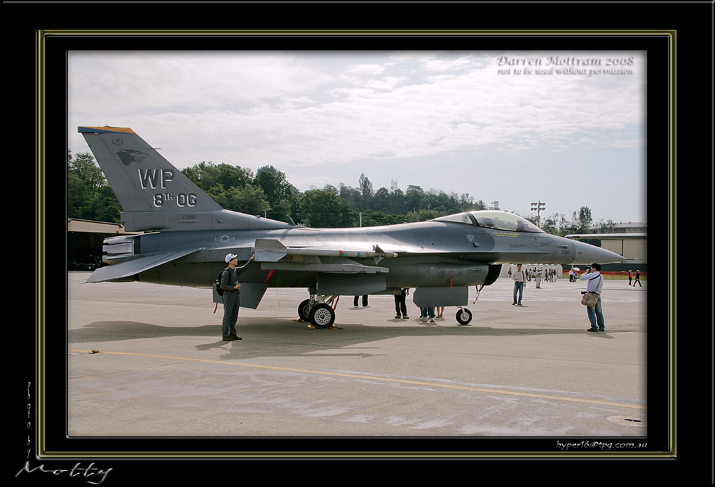 Mottys-WP-F-16C-286-04_2007_10_06_182-LR