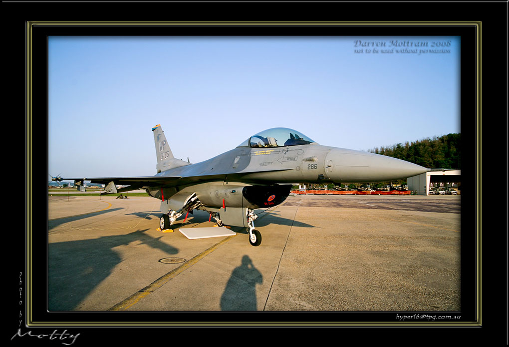 Mottys-WP-F-16C-286-06_2007_10_06_2080-LR
