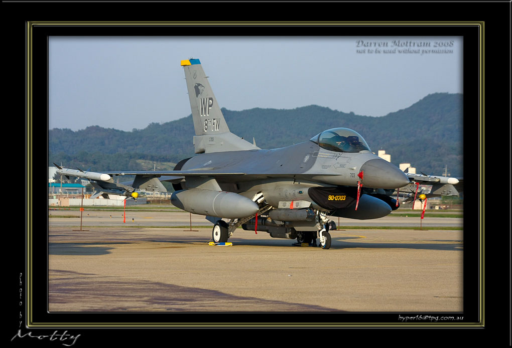 Mottys-WP-F-16C-703-03_2007_10_06_1771-LR