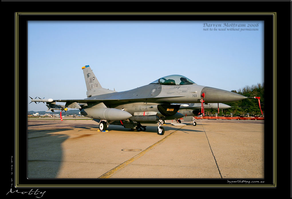 Mottys-WP-F-16C-703-04_2007_10_06_2062-LR