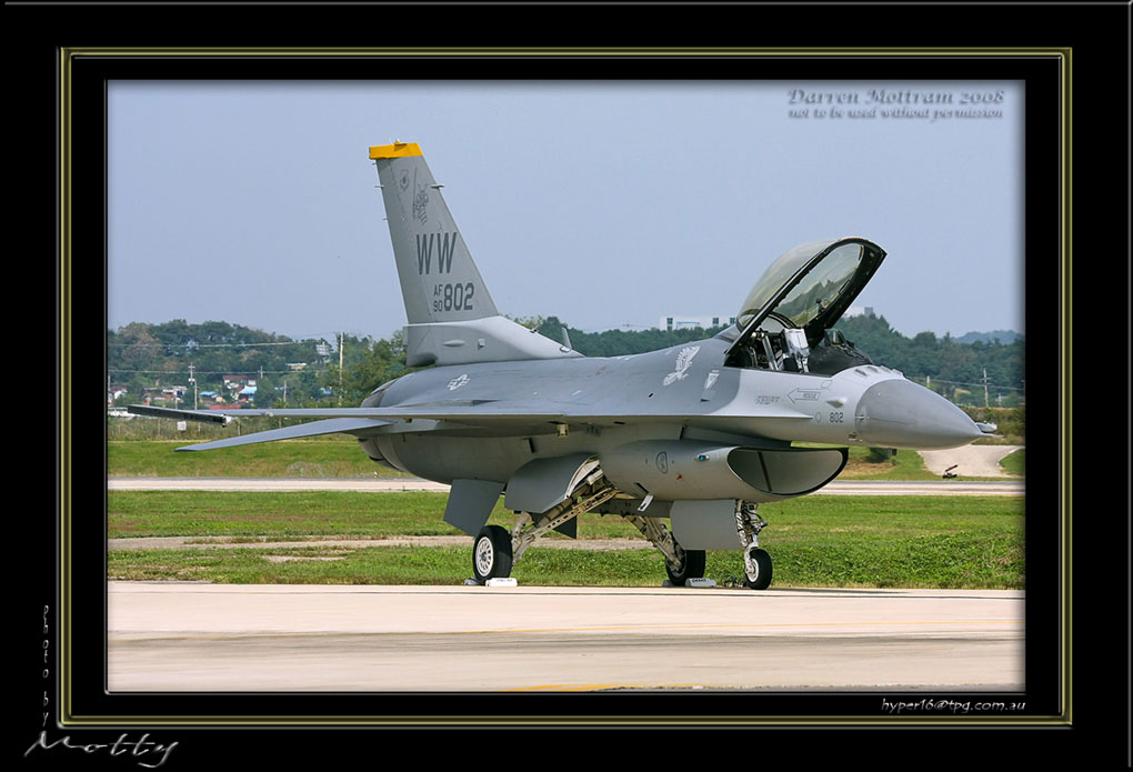 Mottys-WW-F-16C-802-02_2007_10_06_336-LR
