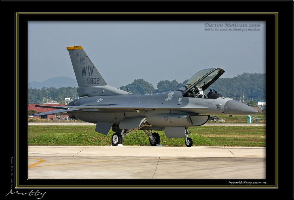 Mottys-WW-F-16C-802-03_2007_10_07_83-LR