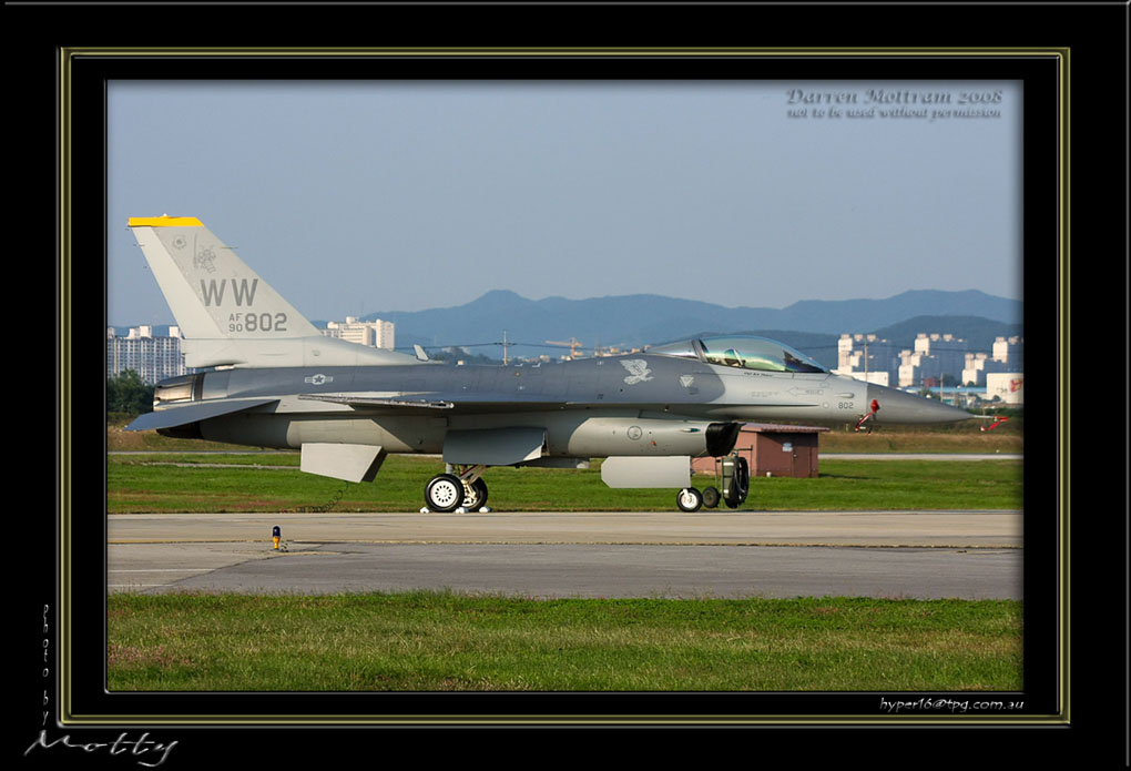 Mottys-WW-F-16C-802-05_2007_10_06_1755-LR