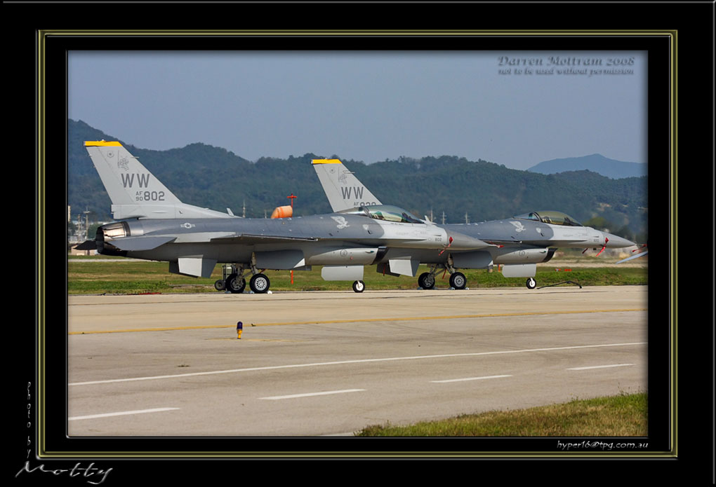Mottys-WW-F-16C-802-13_2007_10_06_1618-LR