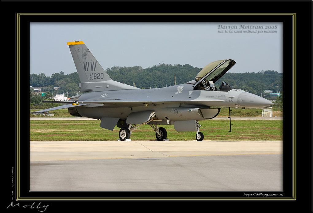 Mottys-WW-F-16C-820-02_2007_10_06_343-LR