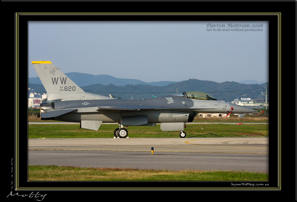 Mottys-WW-F-16C-820-05_2007_10_06_1756-LR