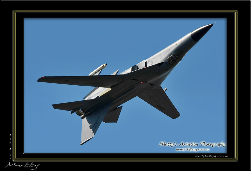 Mottys-F-111-8-126_2008_10_04_9999_1021-LR-1