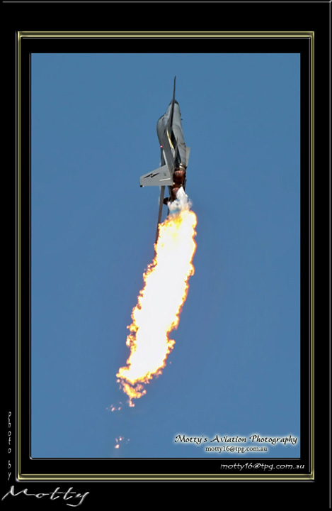 Mottys-F-111-8-147_2008_10_04_9327-LR-1-001