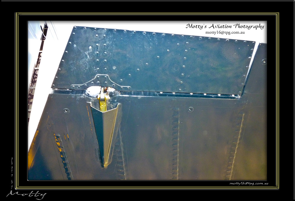 Mottys-Avenger-EMP-075-VH-MML_2009_08_25_070646-LR