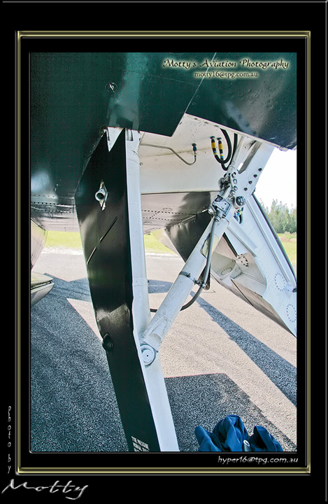 Mottys-Avenger-LW-0041-VH-MML-2009-04-17_8302-LR-1-001