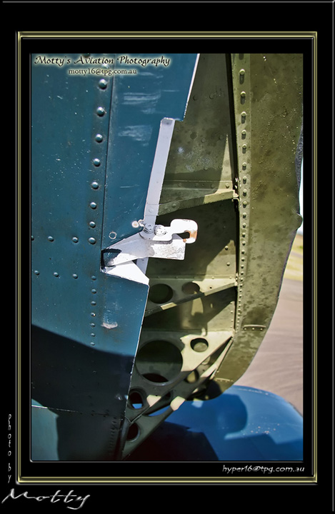 Mottys-Avenger-LW-0131-VH-MML-2009-04-17_8538-LR-1-001