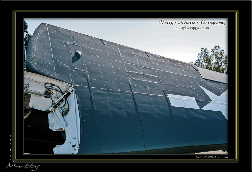 Mottys-Avenger-LW-0161-VH-MML-2009-04-17_8364-LR-1-001