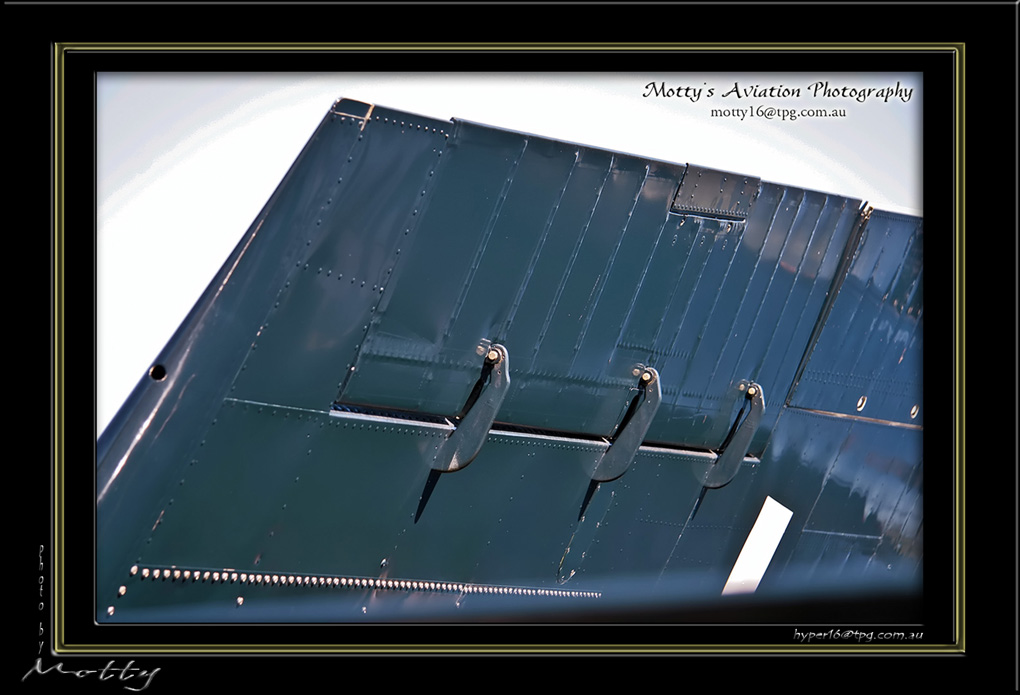 Mottys-Avenger-LW-0201-VH-MML-2009-04-17_8452-LR-1-001