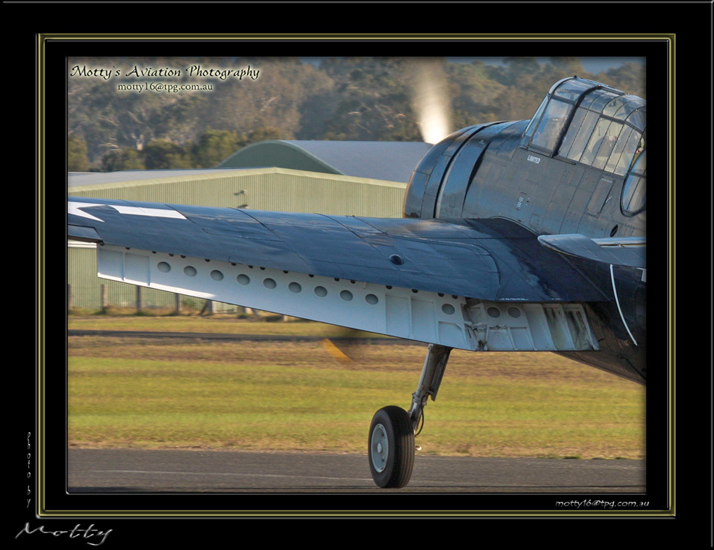 Mottys-Avenger-LW-0220-VH-MML-2009_05_24_7918-LR