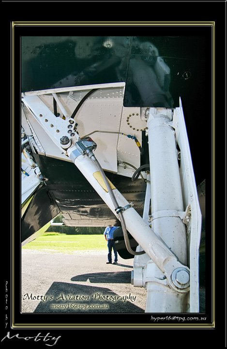 Mottys-Avenger-RW-0031-VH-MML-2009-04-17_8340-LR-1-001