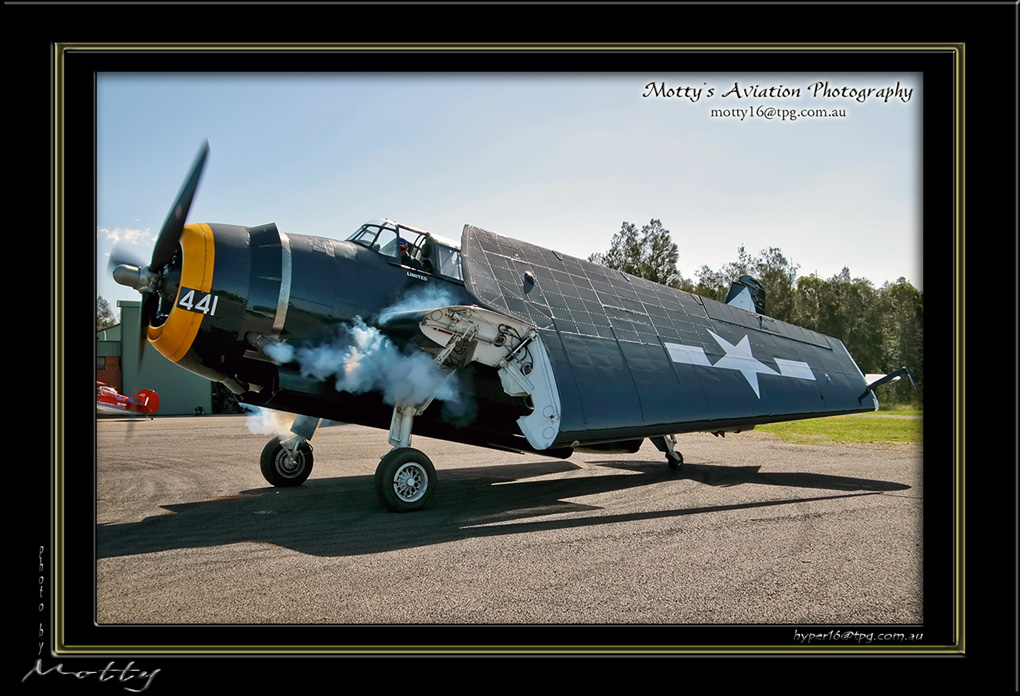 Mottys-Avenger-VH-MML-2009-04-17_8365-LR-1-001