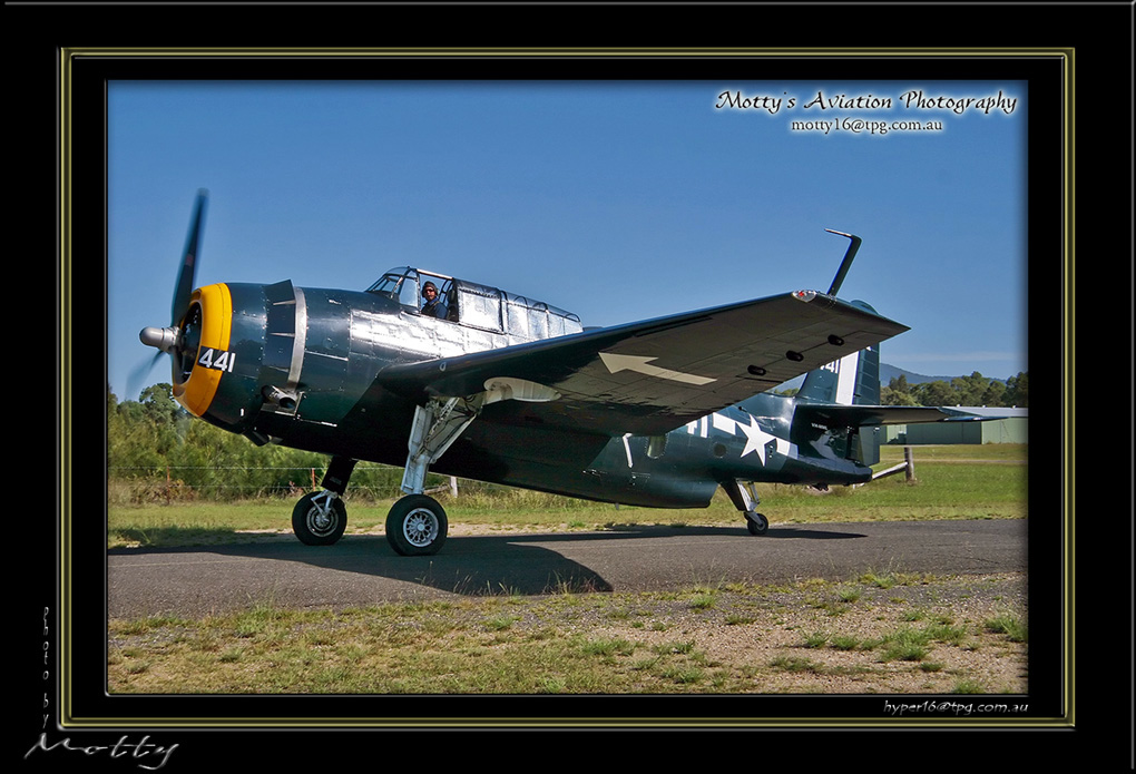 Mottys-Avenger-VH-MML-2009-04-17_8386-LR-1-001
