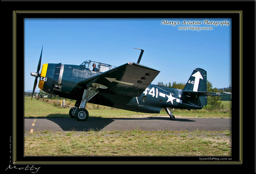 Mottys-Avenger-VH-MML-2009-04-17_8387-LR-1-001