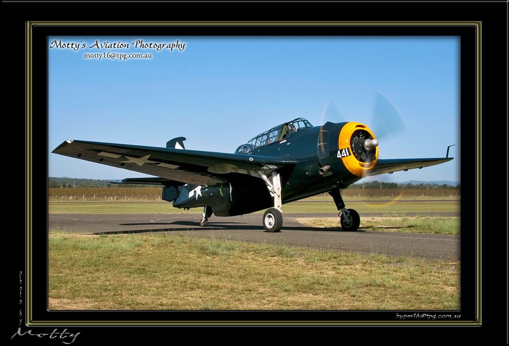 Mottys-Avenger-VH-MML-2009-04-17_8430-LR-1-001