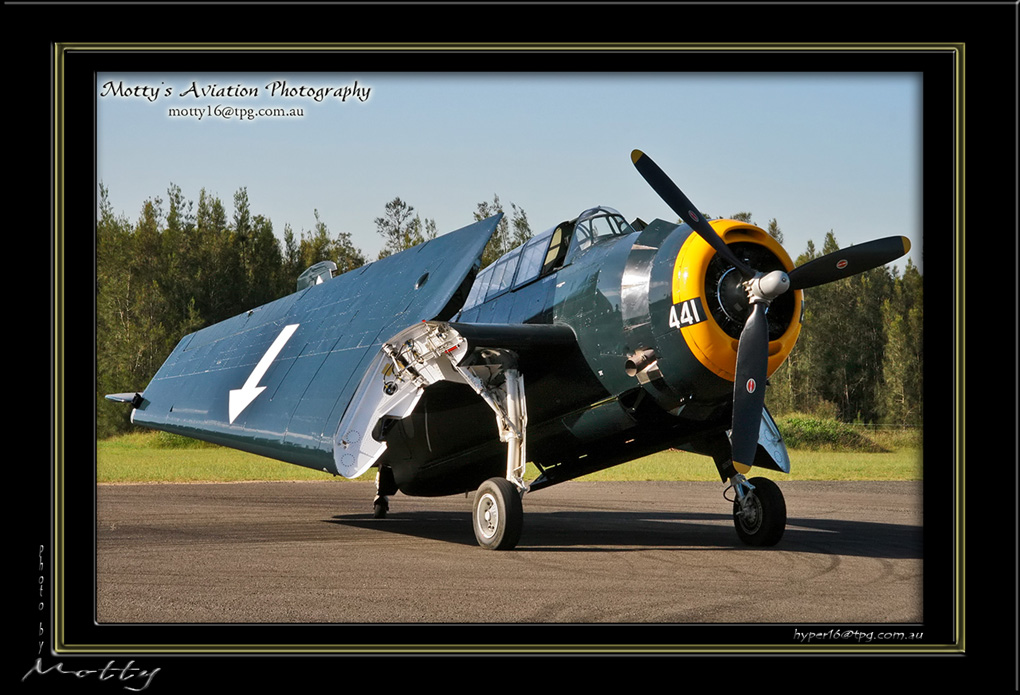 Mottys-Avenger-VH-MML-2009-04-17_8591-LR-1-001