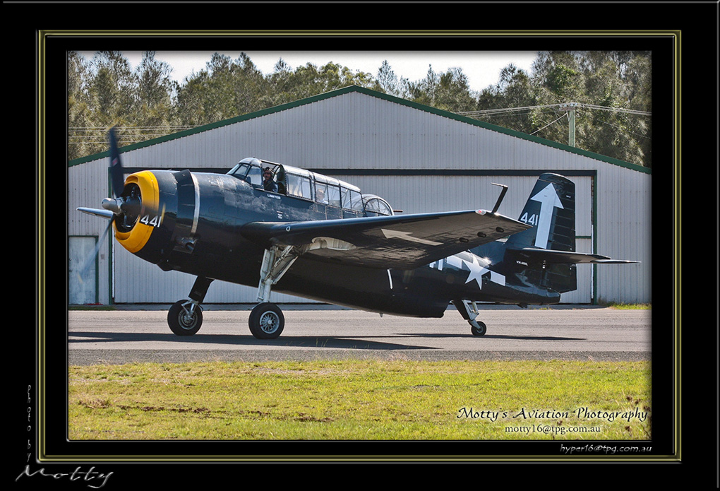 Mottys-Avenger-VH-MML-2009_04_17_0478-LR-1-001