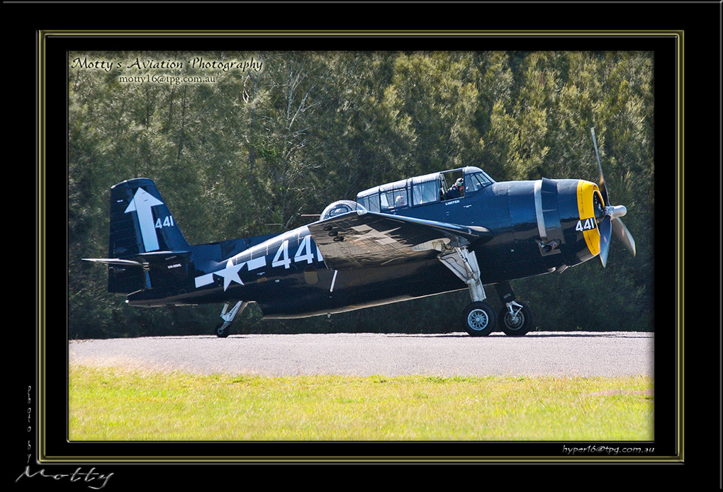 Mottys-Avenger-VH-MML-2009_04_17_0500-LR-1-001