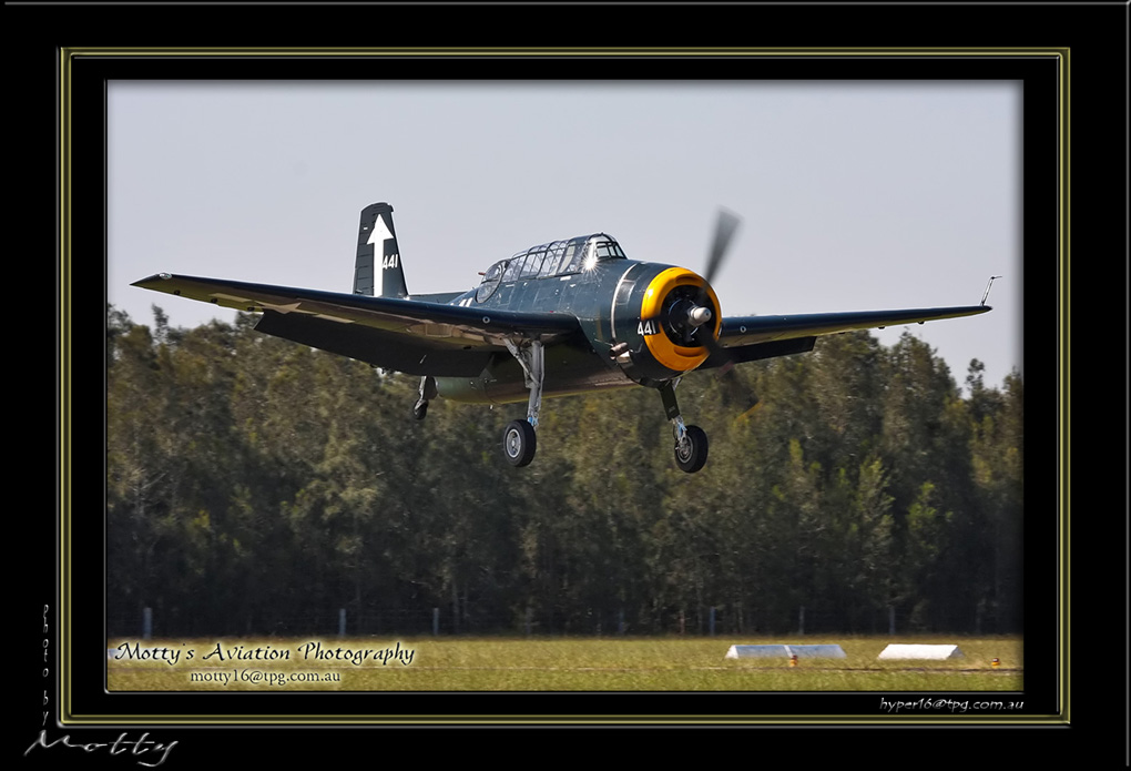 Mottys-Avenger-VH-MML-2009_04_17_0718-LR-1-001