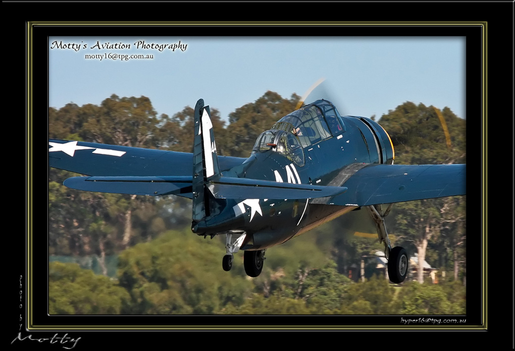 Mottys-Avenger-VH-MML-2009_04_17_0870-LR-1-002