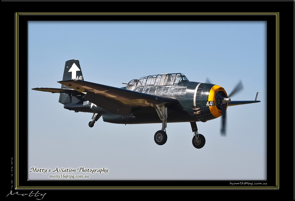 Mottys-Avenger-VH-MML-2009_04_17_0935-LR-1-001