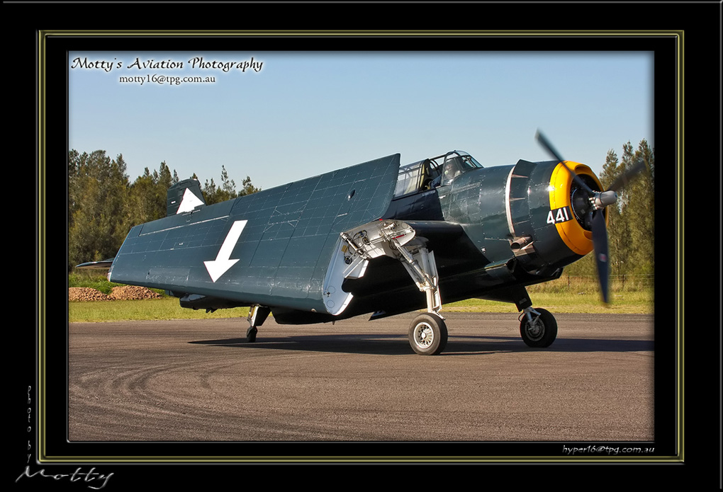 Mottys-Avenger-VH-MML-2009_04_17_1038-LR-1-001