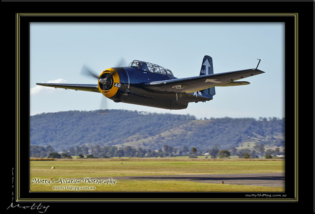 Mottys-Avenger-VH-MML_2009_08_23_0753-LR-001