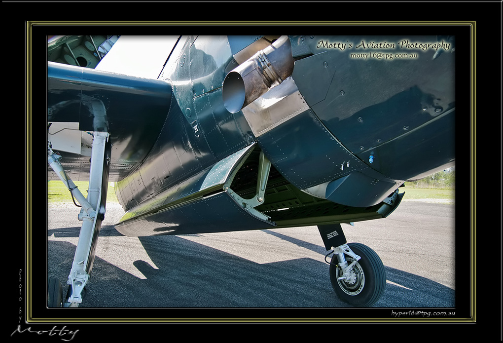 Mottys-Avenger-VH-MML-BB-0011-2009-04-17_8266-LR-1-001
